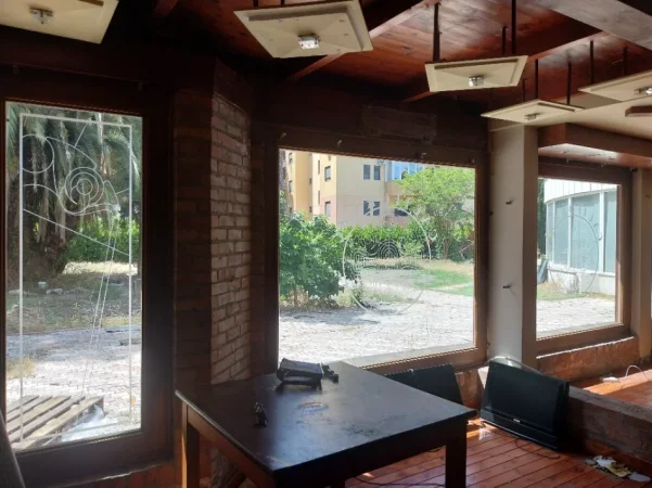 Durres, shes OKAZION. MBYLLET HOTEL☆☆☆☆ • SHITET E GJITHË DRURI SALLËS SË BRENDSHME DHE JASHTME TË NJË RESTORANTI ME NE PUNIME ARTISTIKE 6.900 €