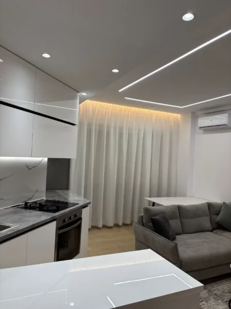 Tirane, jepet me qera apartament 2+1+Ballkon Kati 3, 700 € 