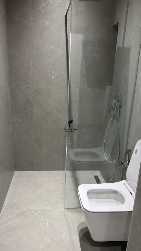 Tirane, jepet me qera zyre Kati 1, 70 m² 550 € (VASIL SHANTO)