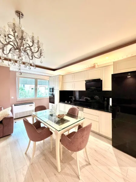 Tirane, shitet apartament 3+1 , 120 m² 295.000 € (Komuna e Parisit)