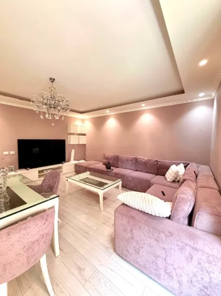 Tirane, shitet apartament 3+1 , 120 m² 295.000 € (Komuna e Parisit)