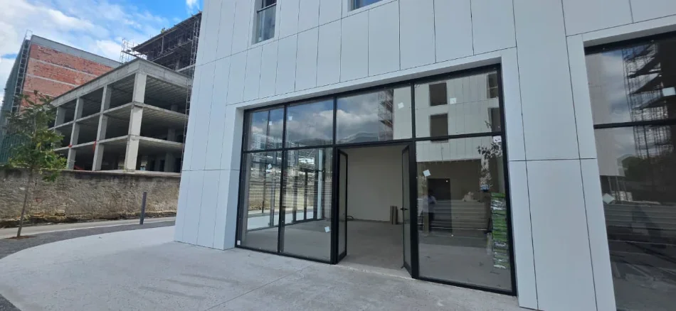 Tirane, jap me qera ambjent biznesi Kati 0, 57 m² 1.270 € (Rruga Xhanfize Keko / Rezidenca Porcelani 1)