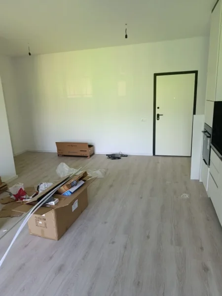 Tirane, jepet me qera apartament 1+1 Kati 6, 70 m² 450 € (Rruga 5 Maji)