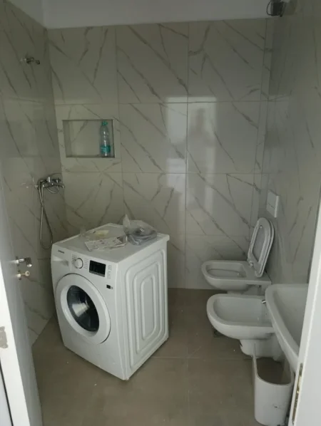 Tirane, jepet me qera apartament 1+1 Kati 6, 70 m² 450 € (Rruga 5 Maji)
