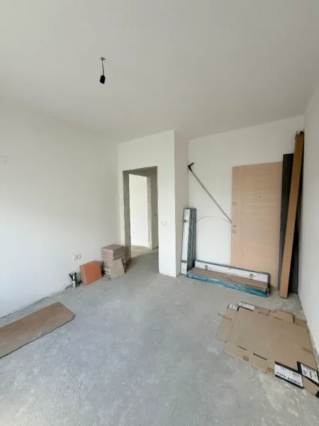 Tirane, shitet apartament 2+1 Kati 5, 239 m² 420.001 € (Komuna e Parisit)