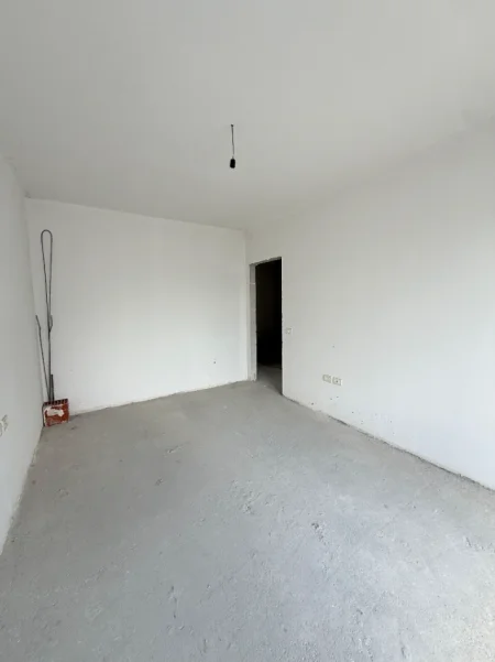 Tirane, shitet apartament 2+1 Kati 5, 239 m² 420.001 € (Komuna e Parisit)