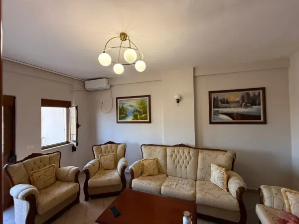 Tirane, jepet me qera apartament 2+1 Kati 5, 90 m² 500 € (Pediatria)