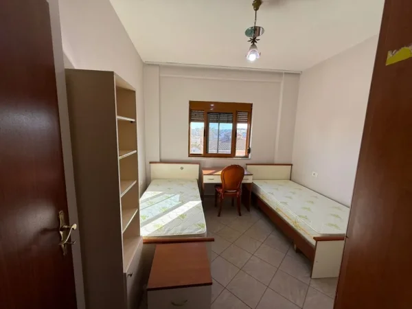 Tirane, jepet me qera apartament 2+1 Kati 5, 90 m² 500 € (Pediatria)