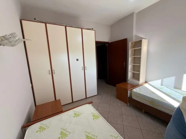 Tirane, jepet me qera apartament 2+1 Kati 5, 90 m² 500 € (Pediatria)