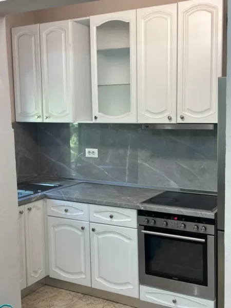 Tirane, jepet me qera apartament 1+1 Kati 4, 59 m² 500 € (Ministria e Jashtme)