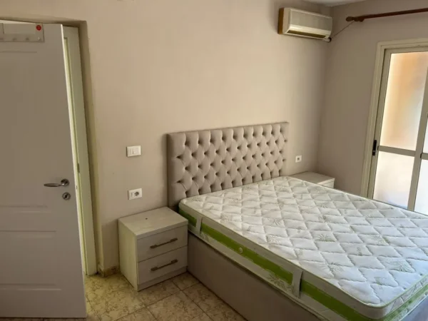 Tirane, jepet me qera apartament 1+1 Kati 4, 59 m² 500 € (Ministria e Jashtme)