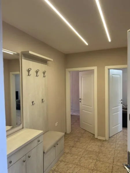 Tirane, jepet me qera apartament 1+1 Kati 4, 59 m² 500 € (Ministria e Jashtme)