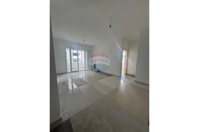 Tirane, shitet apartament 2+1 , 115 m² (Pallatet e Verdha)