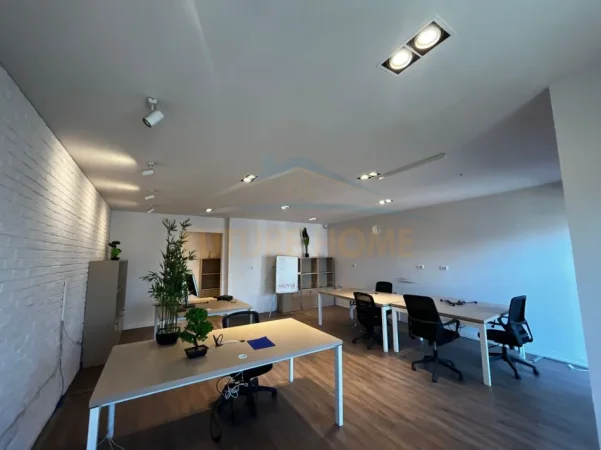 Tirane, shitet apartament 3+1+Ballkon Kati 9, 166 m² 510.000 € (Zogu i Zi)
