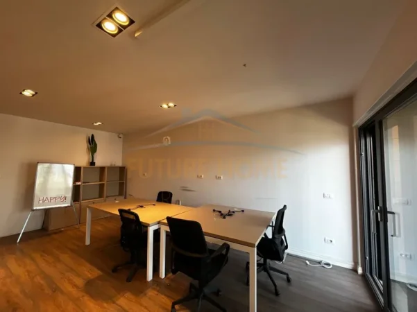 Tirane, shitet apartament 3+1+Ballkon Kati 9, 166 m² 510.000 € (Zogu i Zi)
