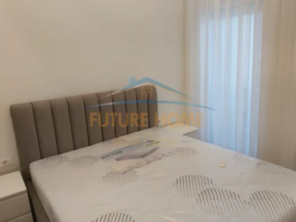 Tirane, jepet me qera apartament 2+1+Ballkon Kati 3, 99 m² 890 € (Rruga e Barrikadave)