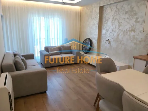 Tirane, jepet me qera apartament 2+1+Ballkon Kati 3, 99 m² 890 € (Rruga e Barrikadave)