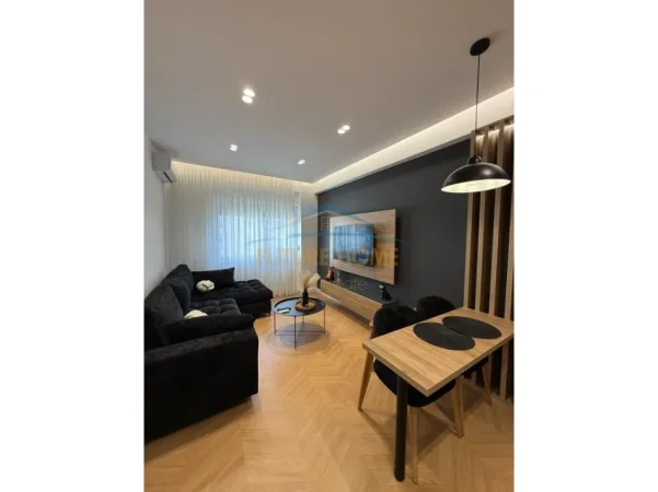 Tirane, shitet apartament 1+1+Ballkon Kati 1, 60 m² 175.000 € (Kopshti Zoologjik)