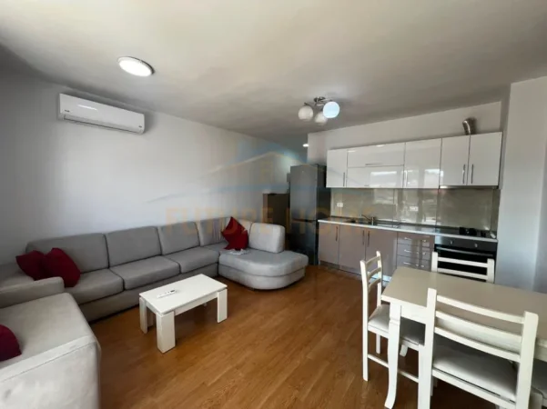 Tirane, jepet me qera apartament 2+1+Ballkon Kati 3, 63 m² 600 € (Qytet Studenti, Rezidenca AnA)