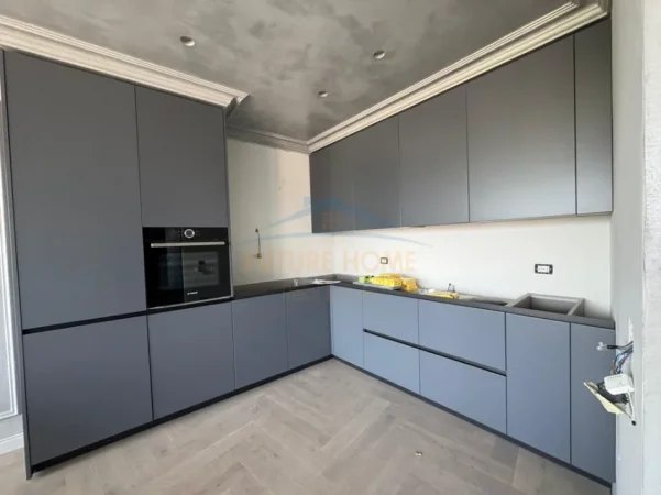 Tirane, shitet apartament 2+1+2+Ballkon Kati 3, 123 m² 580.000 € (Liqeni, Lake View Residence)