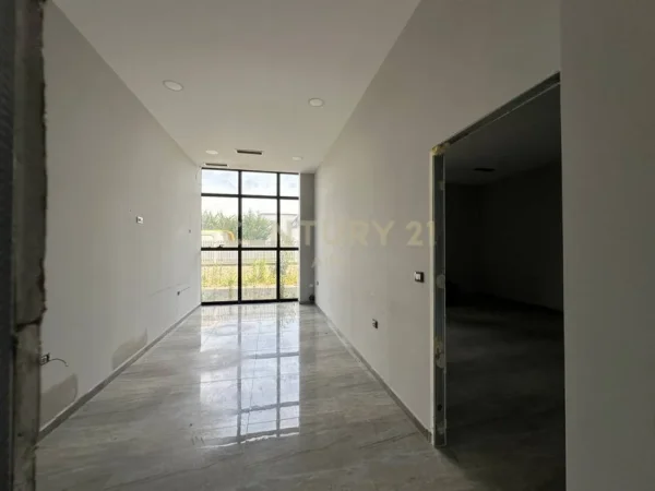 Tirane, jepet me qera ambjent biznesi Kati 2, 1.000 m² 2.500 € (Kamez ALFA143105)