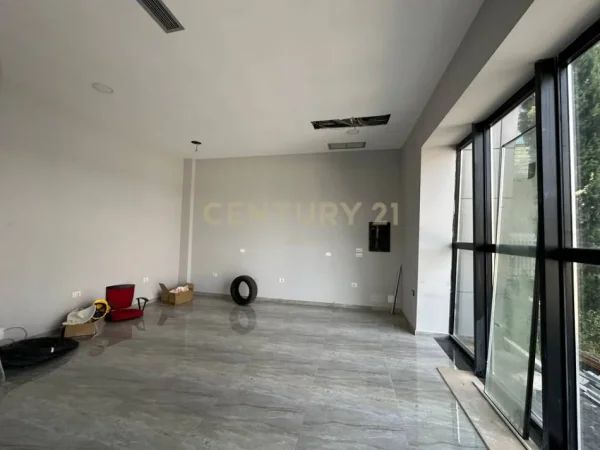 Tirane, jepet me qera ambjent biznesi Kati 2, 1.000 m² 2.500 € (Kamez ALFA143105)