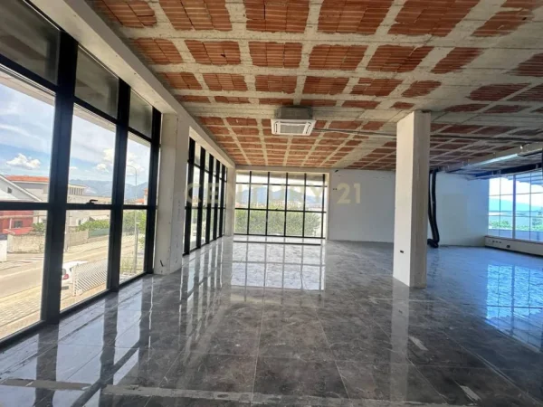 Tirane, jepet me qera ambjent biznesi Kati 2, 1.000 m² 2.500 € (Kamez ALFA143105)