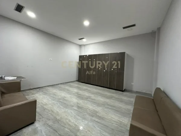 Tirane, jepet me qera ambjent biznesi Kati 2, 1.000 m² 2.500 € (Kamez ALFA143105)