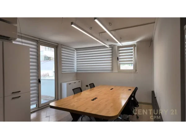 Tirane, shitet ambjent biznesi Kati 2, 156 m² 540.000 € 