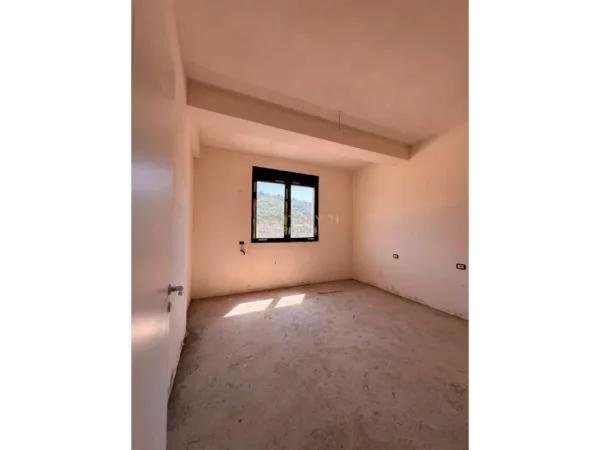 Tirane, shitet apartament 2+1 Kati 2, 133 m² 192.270 € (Selite partners143088)