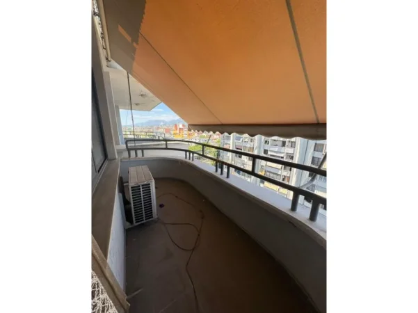 Tirane, jepet me qera apartament 2+1 Kati 9, 128 m² 800 € (BULEVARDI ZOGU I PARE)