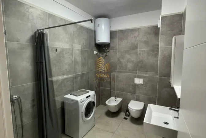 Tirane, jepet me qera apartament 2+1+Ballkon Kati 5, 105 m² 600 € (Porcelan)