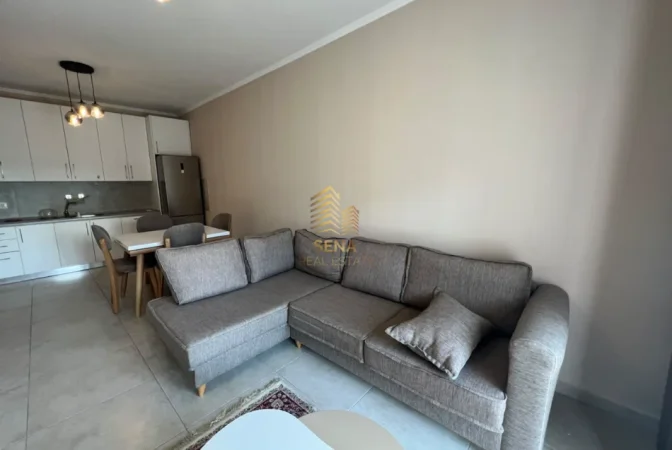 Tirane, jepet me qera apartament 2+1+Ballkon Kati 5, 105 m² 600 € (Porcelan)