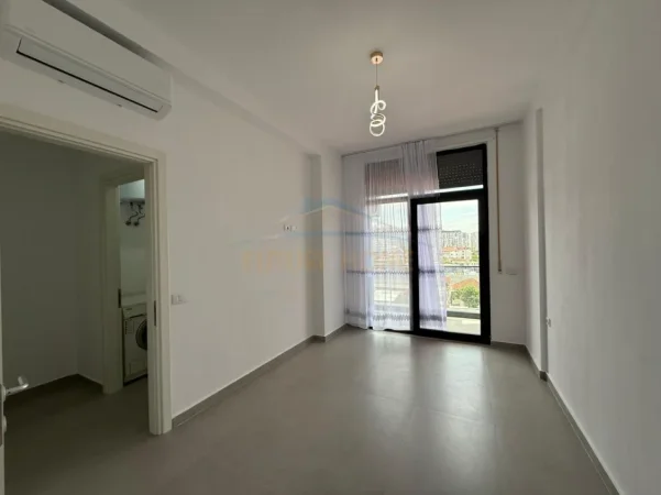 Tirane, jepet me qera apartament 1+1 Kati 4, 75 m² 450 € (ISH DOGANA)