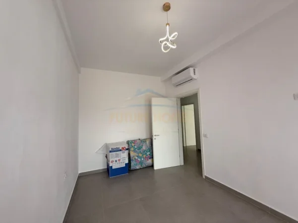 Tirane, jepet me qera apartament 1+1 Kati 4, 75 m² 450 € (ISH DOGANA)