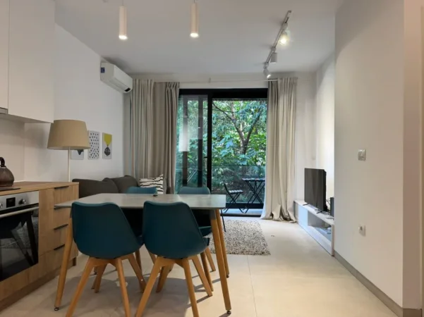 Tirane, jepet me qera apartament 1+1 Kati 1, 57 m² 600 € 