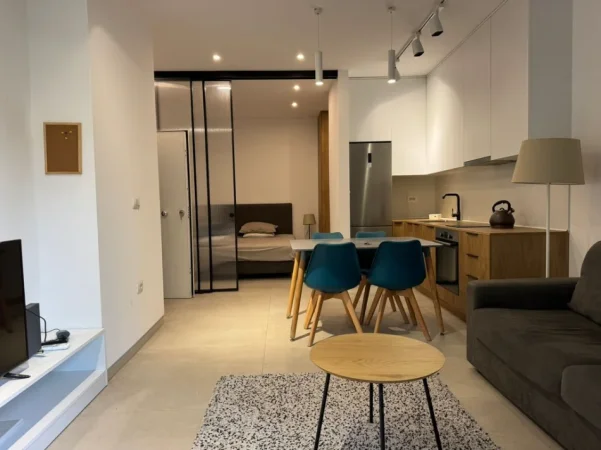 Tirane, jepet me qera apartament 1+1 Kati 1, 57 m² 600 € 