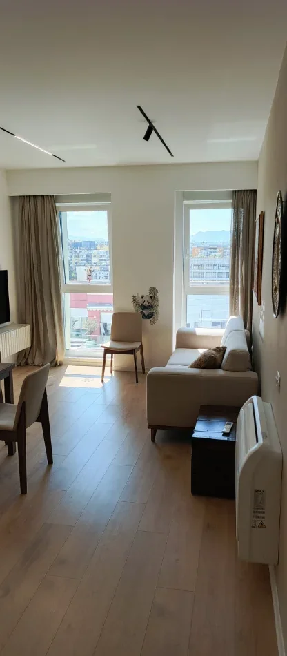 Tirane, jepet me qera apartament 1+1 Kati 8, 61 m² 780 € (Siri Kodra)