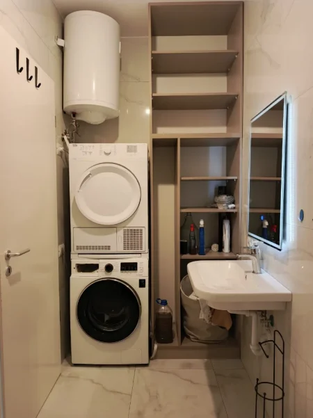 Tirane, jepet me qera apartament 1+1 Kati 8, 61 m² 780 € (Siri Kodra)