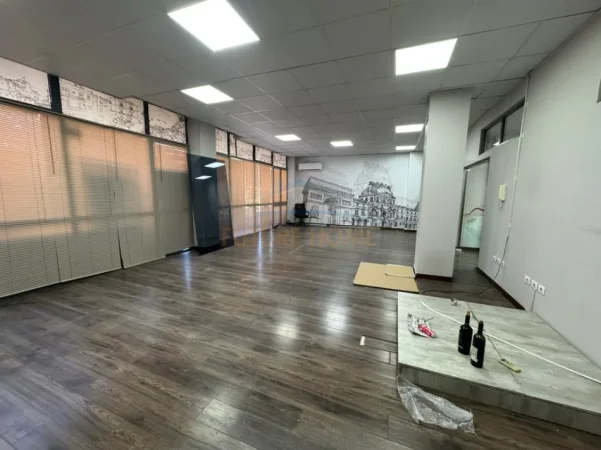 jap me qera ambjent biznesi Kati 1, 210 m² 2.000 € (BULEVARDI ZOGU 1)