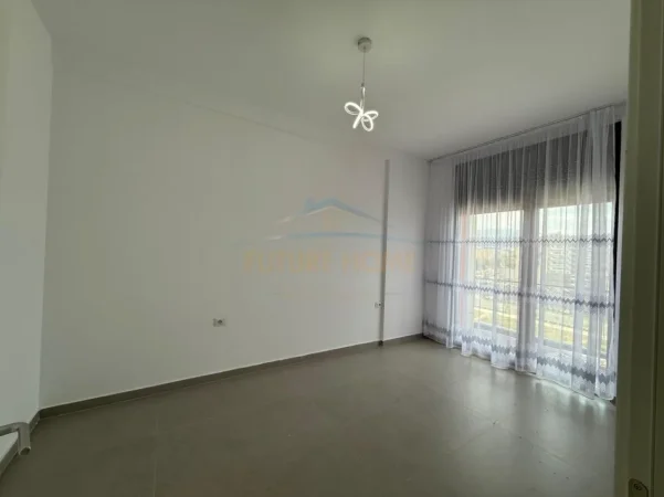 Tirane, jepet me qera apartament 1+1 Kati 5, 75 m² 450 € (Ish-Dogana)