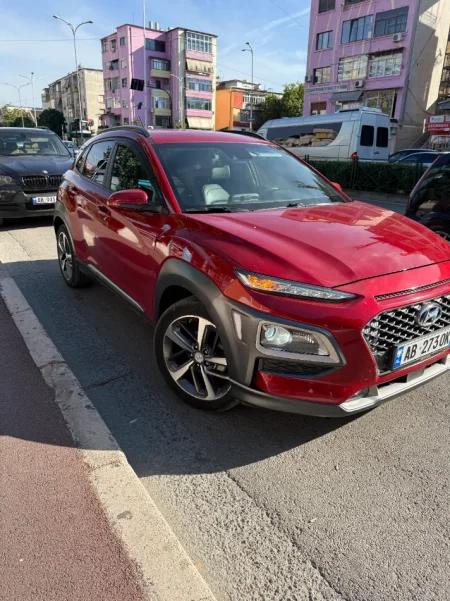 Tirane, shes makine Hyundai Kona Nafte, e kuqe automatik Klima 127.000 km 14.000 €