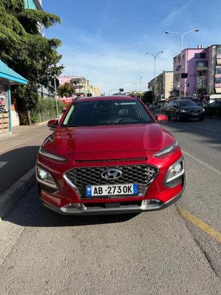 Tirane, shes makine Hyundai Kona Nafte, e kuqe automatik Klima 127.000 km 14.000 €