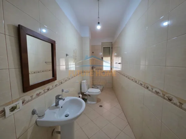 Tirane, jepet me qera apartament 2+1+2 Kati 1, 100 m² 475 € (ASTIR , Prane Viles L)
