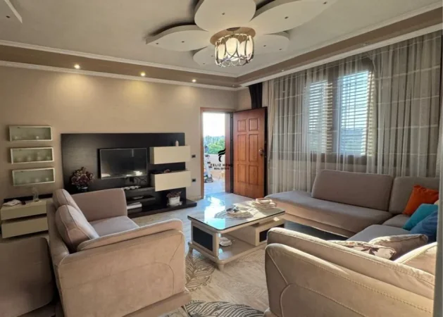 Tirane, jepet me qera apartament 2+1 Kati 3, 145 m² 500 € (RRUGA E DIBRES)