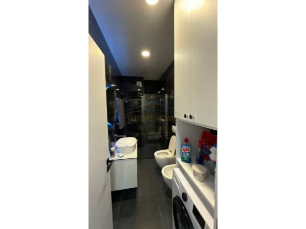 Tirane, shitet apartament 2+1 Kati 2, 98 m² 140.000 € 