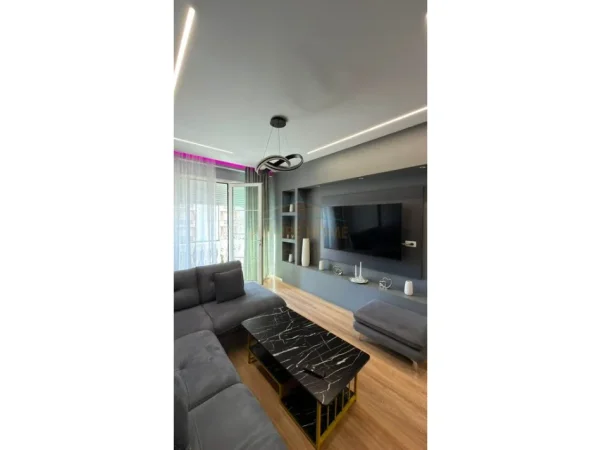 Tirane, shitet apartament 2+1 Kati 2, 98 m² 140.000 € 