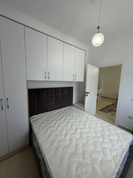 Tirane, jepet me qera apartament 1+1+Aneks+Ballkon Kati 2, 60 m² 500 € (kodra e diellit)
