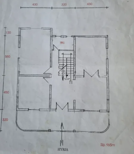 Tirane, jepet me qera Vile , 1.200 m² 5.000 € (RRUGA E ELBASANIT)