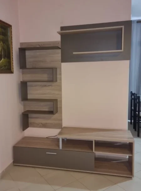 Tirane, jepet me qera apartament 1+1+Ballkon Kati 3, 67 m² 400 € (Astir, afër vilës L)